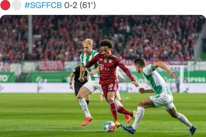 Penyerang Bayern Muenchen, Leroy Sane, beraksi melawan Greuther Fuerth dalam laga Bundesliga di Stadion Sportpark Ronhof Thomas Sommer, Jumat (24/9/2021).