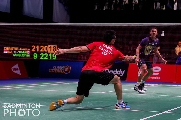 Brian Yang saat melawan Jonatan Christie pada Sudirman Cup 2021, Senin (27/9/2021)