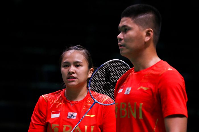 Pasangan ganda campuran Indonesia, Praveen Jordan/Melati Daeva Oktavianti, pada laga perdana Grup C Sudirman Cup 2021 melawan NBFR (Rusia) di Energia Areena, Vantaa, Finlandia, Minggu (26/9/2021).