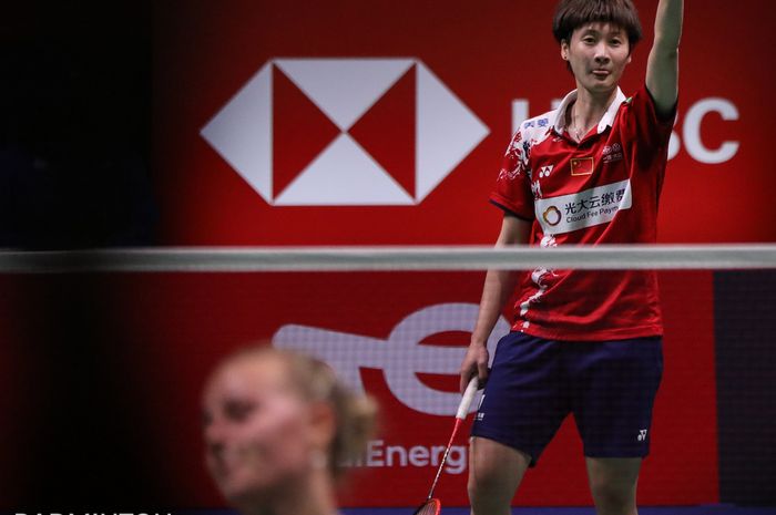 Pebulu tangkis tunggal putri China, Chen Yu Fei, mengalahkan wakil Denmark, Mia Blichfeldt, pada perempat final Sudirman Cup 2021 di Energia Areena, Vantaa, Finlandia, 1 Oktober 2021. Kemenangan Chen Yu Fei begitu vital bagi China pada laga kali ini.