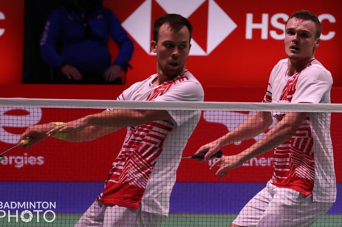 Selebrasi Anders Skaarup Rasmussen/Frederik Sogaard pada partai pertama perempat final Sudirman Cup 2021, Jumat (1/10/2021)