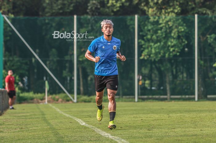 Kushedya Hari Yudo nampak latihan terpisah dalam Training Camp timnas Indonesia di Lapangan G (Panahan), Senayan, Jakarta, 2 Oktober 2021.