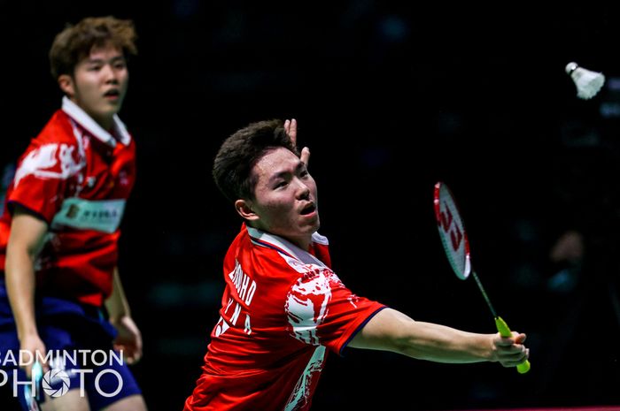 Pasangan ganda putra China, He Ji Ting/Zhou Hao Dong, saat bertanding melawan wakil Jepang, Takuro Hoki/Yugo Kobayashi, pada laga final Sudirman Cup 2021 di Energia Areena, Vantaa, Finlandia, Minggu (3/10/2021).