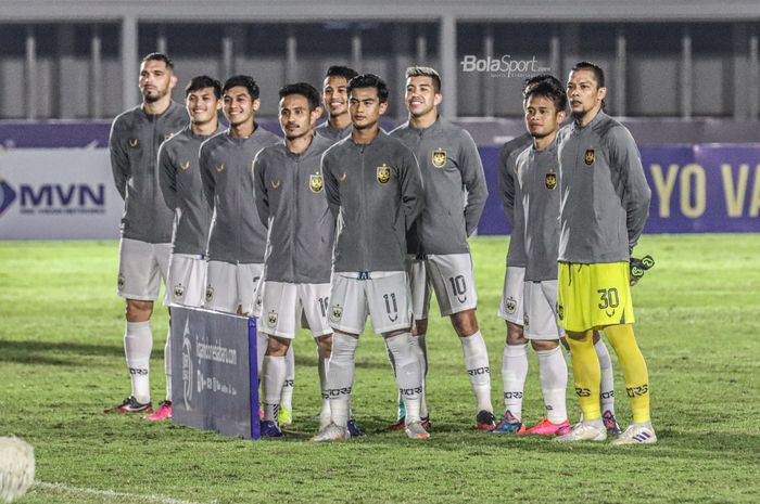 Skuat PSIS Semarang sedang berfoto tim dalam laga pekan keempat Liga 1 2021 di Stadion Madya, Senayan, Jakarta,  25 September 2021.