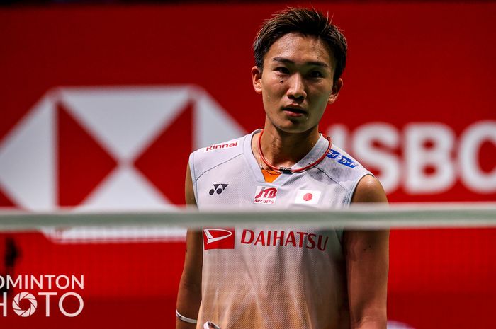 Pebulu tangkis tunggal putra Jepang, Kento Momota, pada final Sudirman Cup 2021 di Energia Areena, Vantaa, Finlandia, Minggu (3/10/2021).