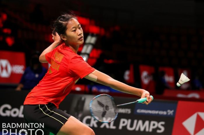 Aksi pebulu tangkis tunggal putri, Putri Kusuma Wardani, saat tampil melawan Jerman pada penyisihan grup A Uber Cup 2020 di Ceres Arena, Aarhus, Denmark, Sabtu (9/10/2021).