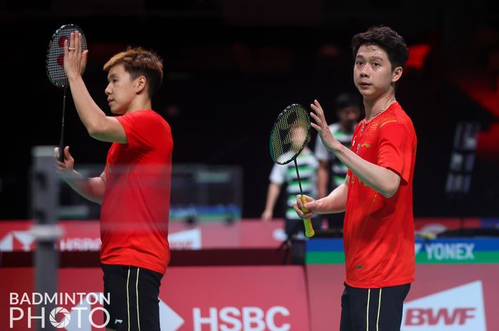 Pasangan ganda putra Indonesia, Marcus Fernaldi Gideon/Kevin Sanjaya Sukamuljo, pada laga kedua grup Thomas Cup 2020 di Ceres Arena, Senin (11/10/2021).