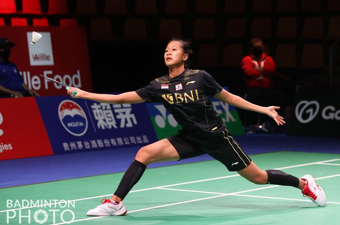 Pemain tunggal putri Indonesia, Putri Kusuma Wardani, saat tampil pada Uber Cup 2020 melawan wakil Jepang, Sayaka Takahashi, di Ceres Arena, Aarhus, Denmark, Selasa (12/10/2021).