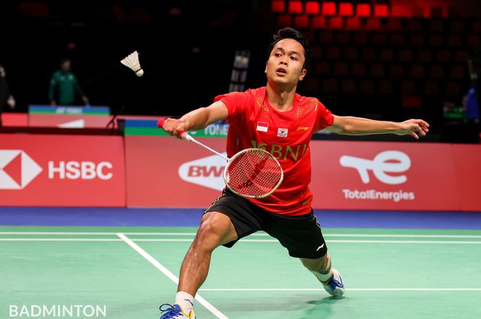 Anthony Sinisuka Ginting saat melawan Chou Tien Chen pada penyisihan Grup A Thomas Cup 2020 , Rabu (13/10/2021)