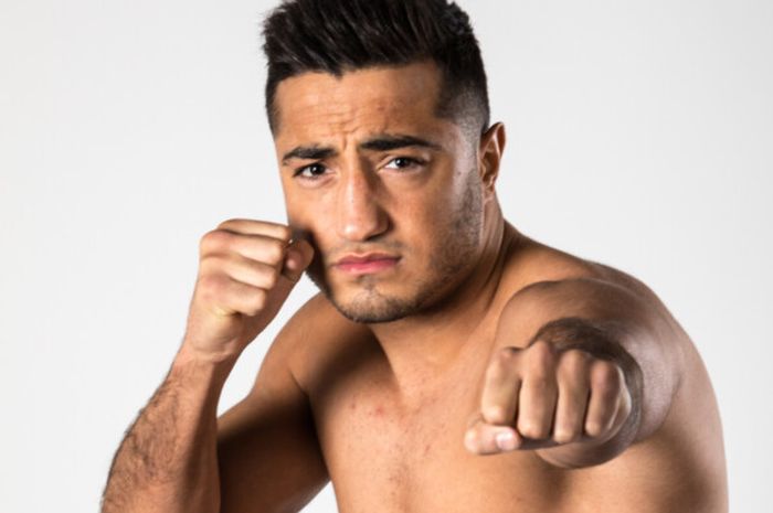 Tayfun Ozcan, kickboxer kelas bulu ONE Championship yang pernah mengalahkan bintang UFC, Giga Chikadze. 