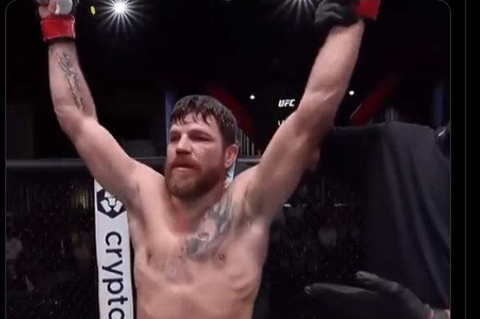 Jagoan kelas ringan UFC Jim Miller menang melalui KO di UFC Vegas 40 Minggu (17/10/2021) WIB