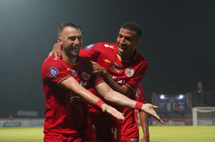 Striker Persija Jakarta, Marko Simic yang melakukan selebrasi setelah mencetak gol ke gawang Madura United pada laga pekan kedelapan Liga 1 2021 yang berlangsung di Stadion Moch Soebroto, Magelang, Jumat (22/10/2021).