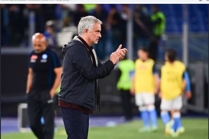 Pelatih AS Roma, Jose Mourinho.