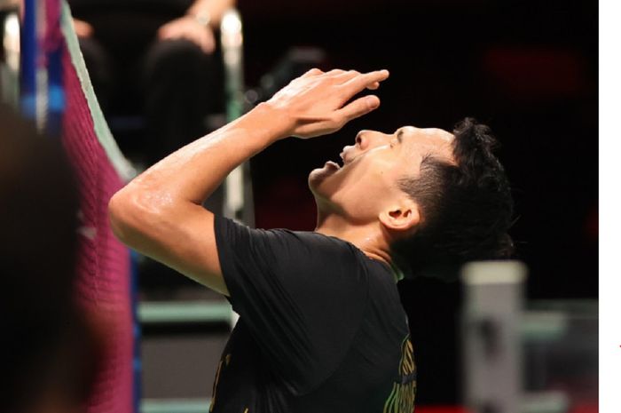 Pebulu tangkis Indonesia Jonatan Christie (Jojo) mundur saat melakoni perempat final Denmark Open 2021 kontra Kento Momota.