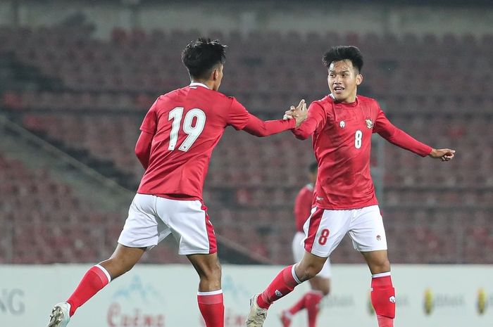 Witan Sulaeman mencetak gol ke gawang Australia pada laga Kualifikasi Piala Asia U-23 2022 di Republican Center Stadium, Dushanbe, Tajikistan, Selasa (26/10/2021).