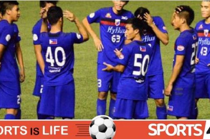 Para pemain Timnas U-23 Filipina sedang berkumpul.