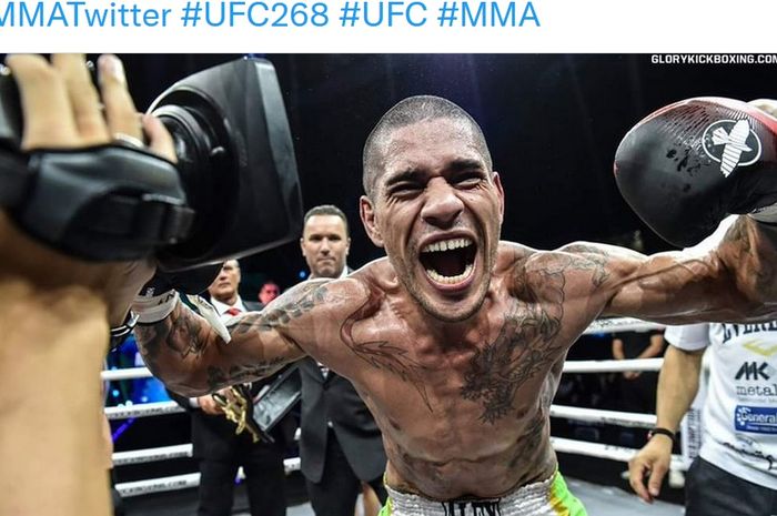 Mantan juara dunia kickboxing, Alex Pereira, yang dikenal sebagai satu-satunya petarung yang bisa membuat Israel Adesnya KO akan menjalani debut di UFC pada UFC 268 di Madison Square Garden, New York, AS, Minggu (7/11/2021) pagi WIB.