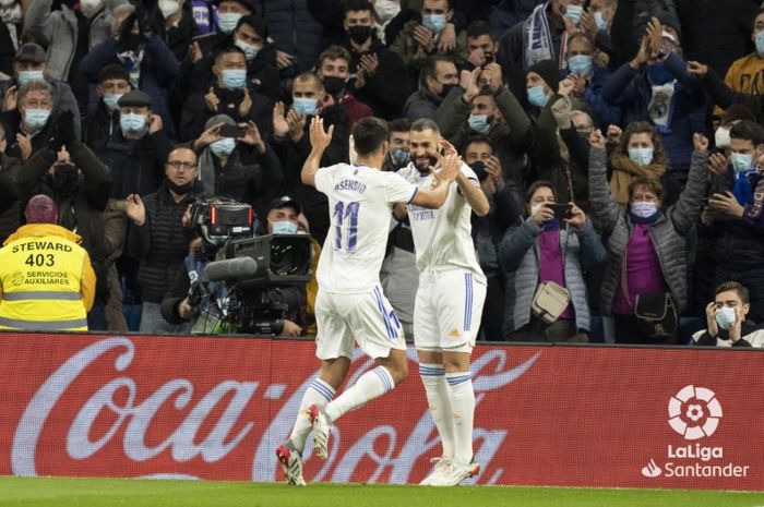 Real Madrid terbang ke puncak klasemen sementara Liga Spanyol 2021-2022 usai menekuk Rayo Vallecano di kandang mereka sendiri.