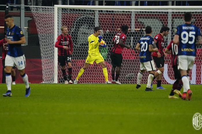 Keberhasilannya menepis penalti Inter Milan di laga Derby della Madonnina jadi momen terindah kiper AC Milan,  Ciprian Tatarusanu.