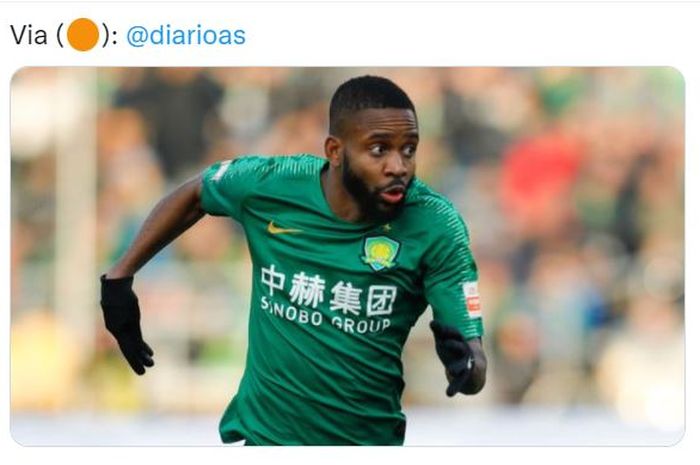 Penyerang Beijing Guoan, Cedric Bakambu, dikabarkan dibidik Barcelona pada bursa transfer Januari 2022.