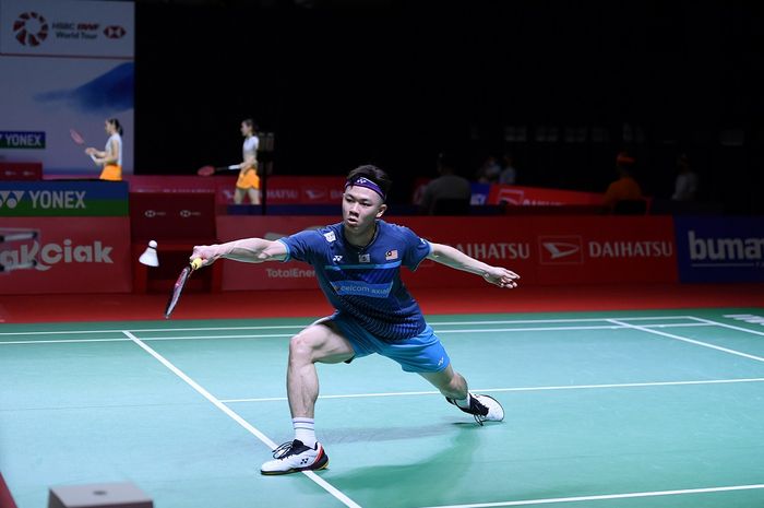 Pebulu tangkis tunggal putra Malaysia, Lee Zii Jia, saat tampil pada Indonesia Masters 2021 di Hotel Westin Resort Nusa Dua Bali, Indonesia, Selasa (16/11/2021).