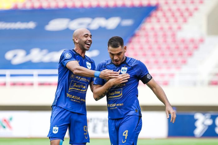 Selebrasi Gol Wallace Costa saat PSIS Semarang melawan Tira Persikabo pada pekan ke-12 Liga 1 2021 di Stadion Manahan Solo, Kamis (18/11/2021).