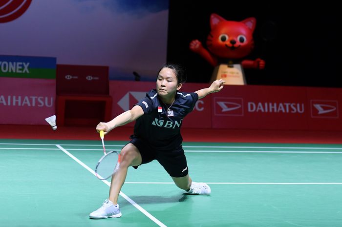 Pemain tunggal putri Indonesia, Ruselli Hartawan, saat tampil pada babak pertama Indonesia Masters 2021 di The Westin Resort,  16 November 2021.