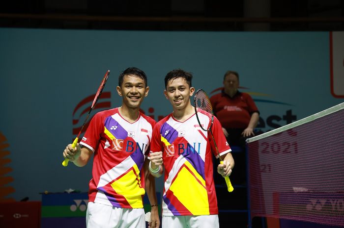 Pasangan ganda putra Indonesia, Fajar Alfian/Muhammad Rian Ardianto, mengalahkan rekan senegara, Leo Rolly Carnando/Daniel Marthin, pada babak pertama Indonesia Open 2021 di Bali International Convention Centre, Bali, 24 November 2021.