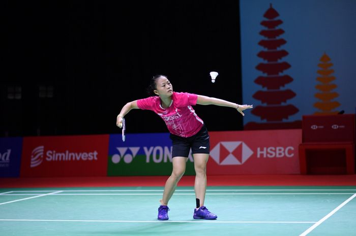 Aksi Fitriani pada babak pertama Indonesia Open 2021, Rabu (24/11/2021)