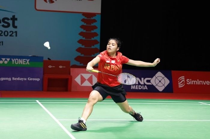 Pemain tunggal putri Indonesia, Gregoria Mariska Tunjung, saat bertanding di babak 16 besar Indonesia Open 2021 di Bali International Convention Centre, Nusa Dua, Bali, Kamis (25/11/2021).