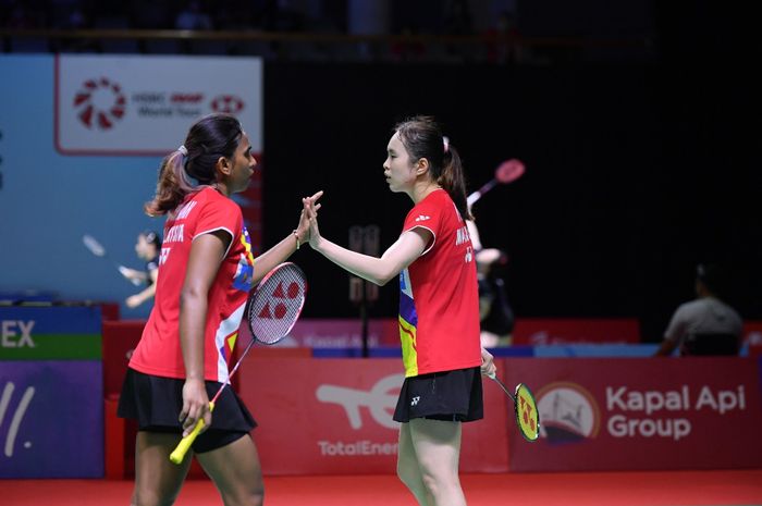 Pasangan ganda putri Malaysia, Pearly Tan/Thinaah Muralitharan saat berlaga pada babak kedua Indonesia Open 2021, Kamis (25/11/2021)