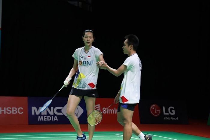 Pasangan ganda campuran Indonesia, Hafiz Faizal/Gloria Emanuelle Widjaja, menelan kekalahan di babak perempat final Indonesia Open 2021 di Bali International Convention Centre, Nusa Dua, Bali, Jumat (26/11/2021).