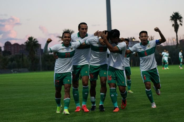 Selebrasi pemain timnas Indonesia saat menang 4-1 atas Myanmar dalam laga uji coba internasional di Ermihan Sports Complex, Antalya, Turki pada Kamis (25/11/2021).