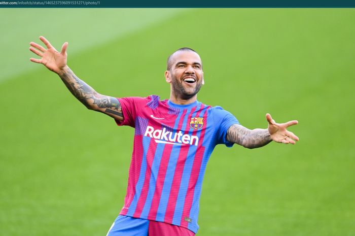 Bek kanan veteran Barcelona, Dani Alves.