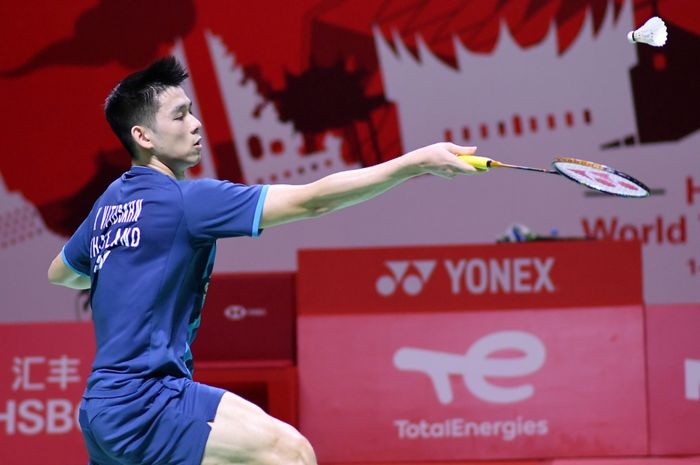 Pebulu tangkis tunggal putra Thailand, Kunlavut Vitidsarn, pada laga terakhir grup BWF World Tour Finals 2021 di Bali International Convention Centre, Nusa Dua, Jumat (3/12/2021).