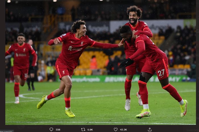 Divock Origi ketika merayakan golnya dalam laga Wolverhampton vs Liverpool.