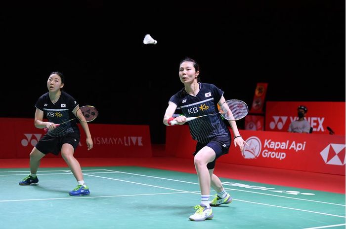 Pasangan ganda putri Korea Selatan, Kim So-yeong/Kong Hee-yong, saat tampil pada BWF World Tour Finals 2021.