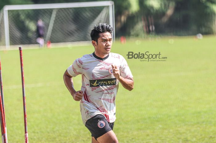 Pemain anyar Persija Jakarta, Samuel Christianson, sedang berlatih di Por Pelita Jaya, Sawangan, Jawa Barat.