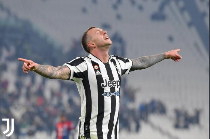 Selebrasi pemain Juventus, Federico Bernardeschi, usai mencetak gol kedua I Bianconeri dalam laga melawan Cagliari di Liga Italia