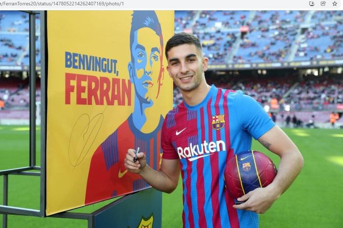 Ferran Torres malah terancam tak bisa masuk skuad Barcelona, meskipun sudah dibeli dengan harga mahal dari Manchester City.