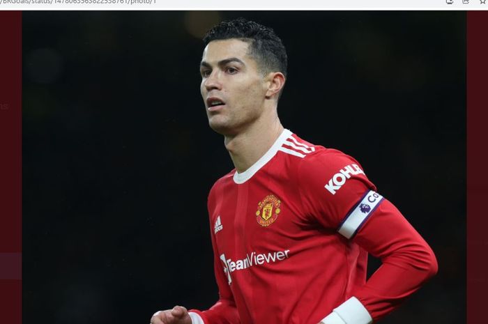 Megabintang Manchester United, Cristiano Ronaldo, mempertimbangkan untuk pergi dari Old Trafford andai Setan Merah salah memilih pelatih. 