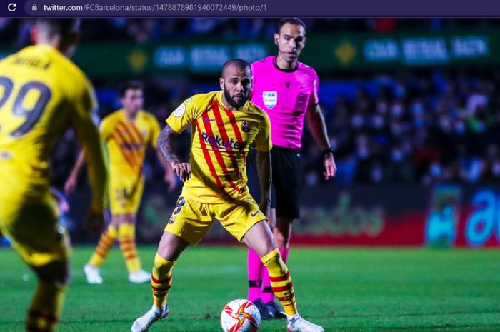 Bek veteran Barcelona, Dani Alves, mengungkapkan kebahagiannya setelah melakoni debut manis bersama Blaugrana di ajang Copa del Rey. 