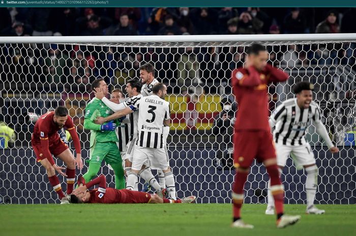 Kiper Juventus, Wojciech Szczesny, mengaku hanya beruntung saat menepis tendangan penalti gelandang AS Roma, Lorenzo Pellegrini. 