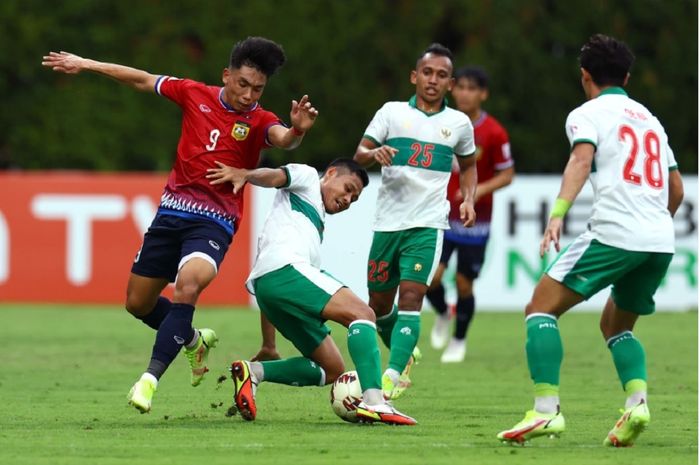 Laos menghadapi Timnas Indonesia dalam penyisihan Grup B Piala AFF 2020 di Singapura dan kalah telak 1-5.