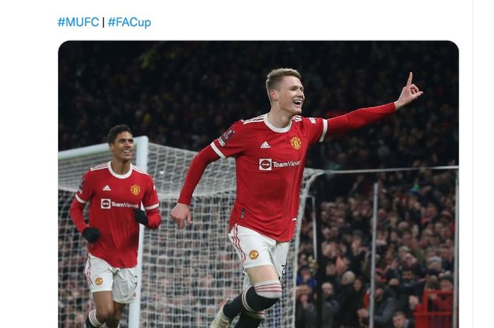 Selebrasi pemain Manchester United, Scott McTominay, usai mencetak gol ke gawang Aston Villa pada pertandingan babak ketiga Piala FA di Old Trafford, Manchester, Senin (10/1/2022) waktu setempat.