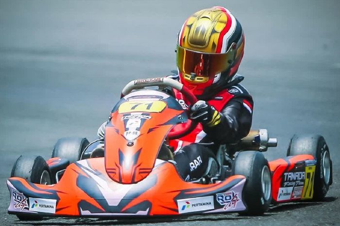 Pembalap gokart cilik Qarrar Firhand Ali ketika sedang beraksi di lintasan.