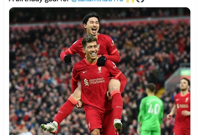 Pemain Liverpol, Takumi Minamino, merayakan golnya ke gawang Brentford pada pertandingan pekan ke-22 Liga Inggris di Anfield, Minggu (16/1/2022).