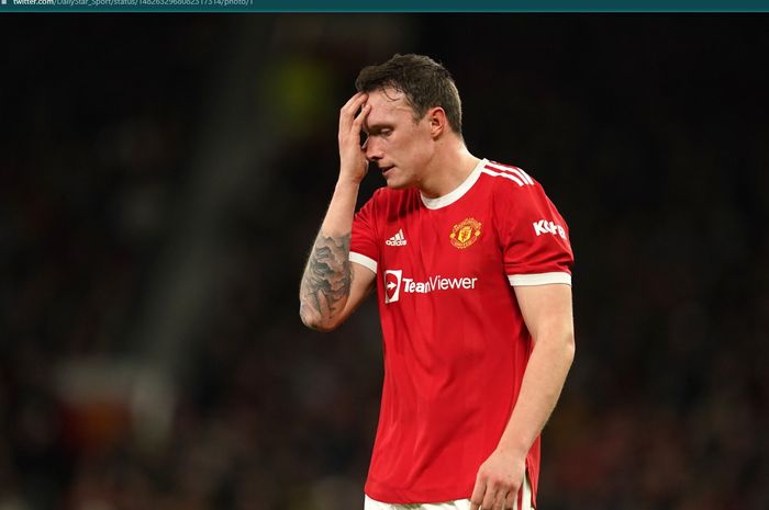 Bek tengah Manchester United, Phil Jones.