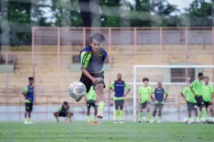 Persebaya kembali berlatih di Stadion Gelora 10 November, Surabaya pada Jum'at (21/1/2021) jelang laga lawan PSS Sleman.