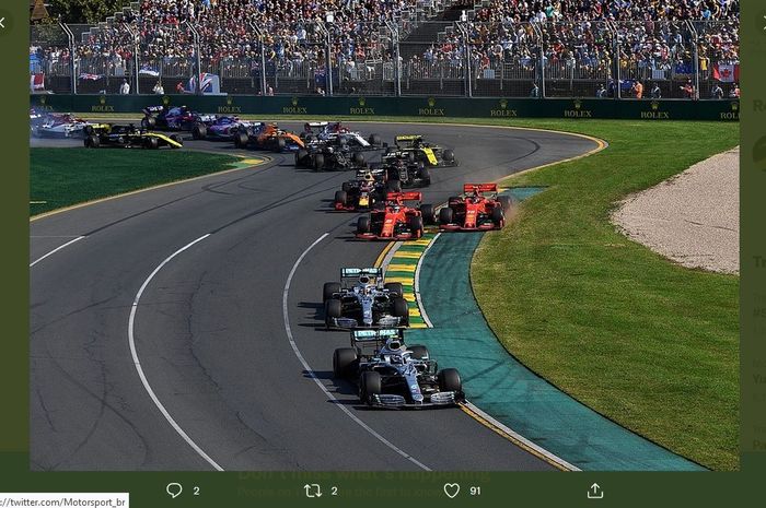 Lap pertama balapan Formula 1 GP Australia di Sirkuit Melbourne, Australia, 17 Maret 2019. GP Australia akan menjadi seri balap ketiga pada musim 2022.